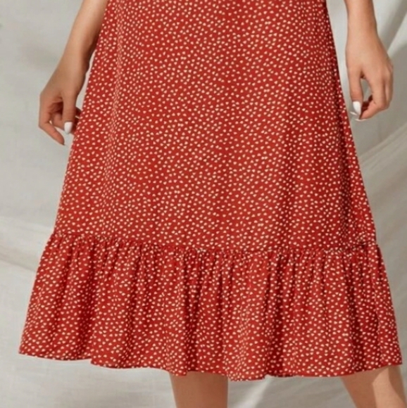 Beautiful Summery Skirt 2 Sizes Available - Picture 2 of 4